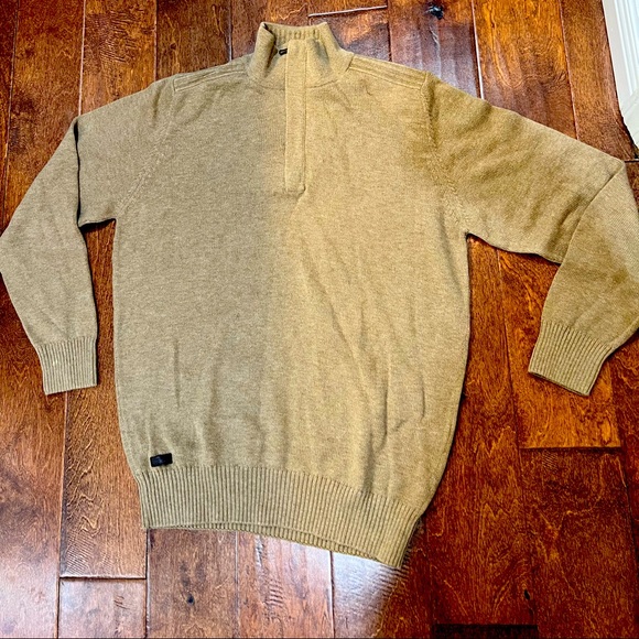 Slightly used Lacoste sweater in khaki color - Picture 2 of 4